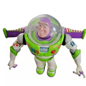Buzz Lightyear Action Figure - talking with articulated fingers